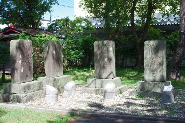 野辺地戦争戦死者の墓所（県史跡）