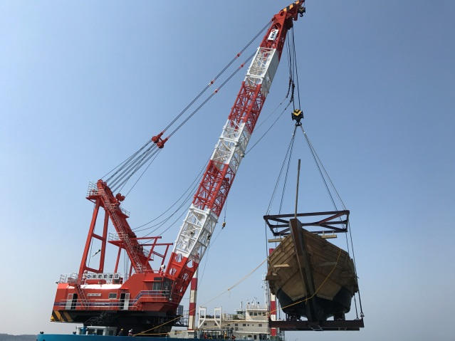 4月29日:みちのく丸 野辺地漁港陸揚げ
