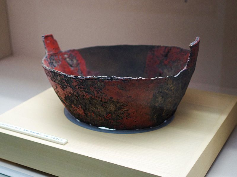 赤漆塗木鉢(国指定重要文化財)